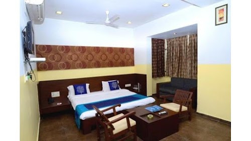 OYO 1030 Hotel Palm View Residency