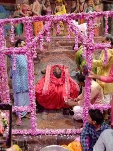Girraj ji Temple
