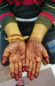 Mumbai stylish mehind artist