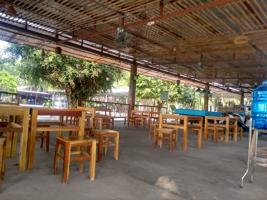 Quán Ăn + Cà Phê Vườn Nhiệt Đới