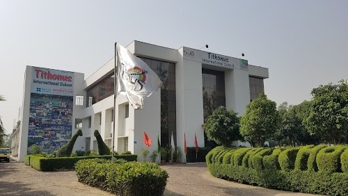 Tithonus International School