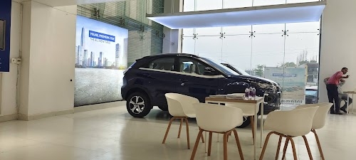 Tata Motors Cars Showroom - Nitiraj Motors, Chatauni Chowk
