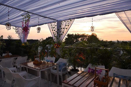Saanjh Rooftop Cafe & Restaurant