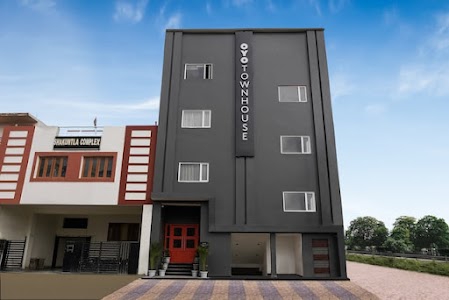OYO Townhouse 217 The Awadh Airport