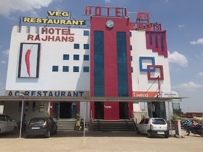 Capital O 87404 Hotel Rajhans