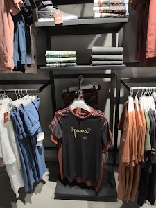 PUMA Store