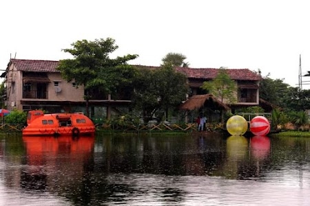 The Creek Club