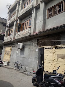 Kundan Puri, Civil Lines