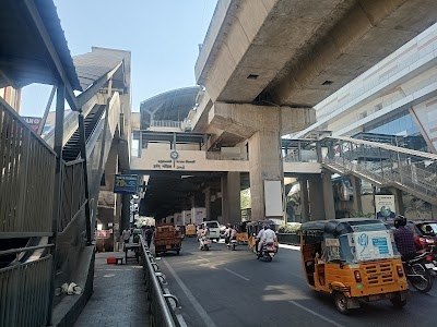 Irrum Manzil Metro Station