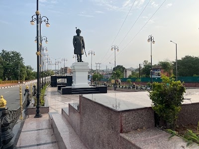 Maharaja Hari singh statue