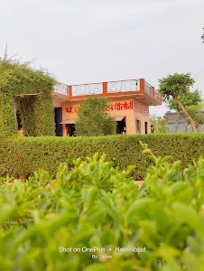 Ganga Hotel &Family Res..