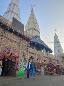 Giriraj ji Temple