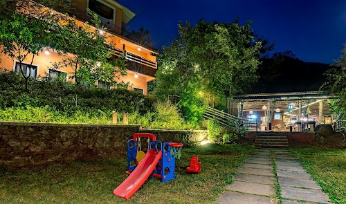 Avanti Art Resort