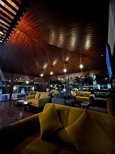 Flydining Manali