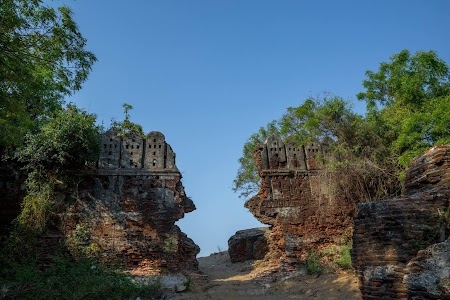 Alamparai Fort