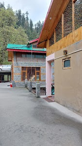 The Forest Pinnacle & Café (Sojha)