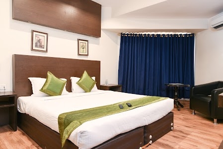 Treebo Tryst Wood Bridge - Hotel in Lakdikapul Hyderabad