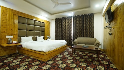 Hotel Natraj International Patnitop