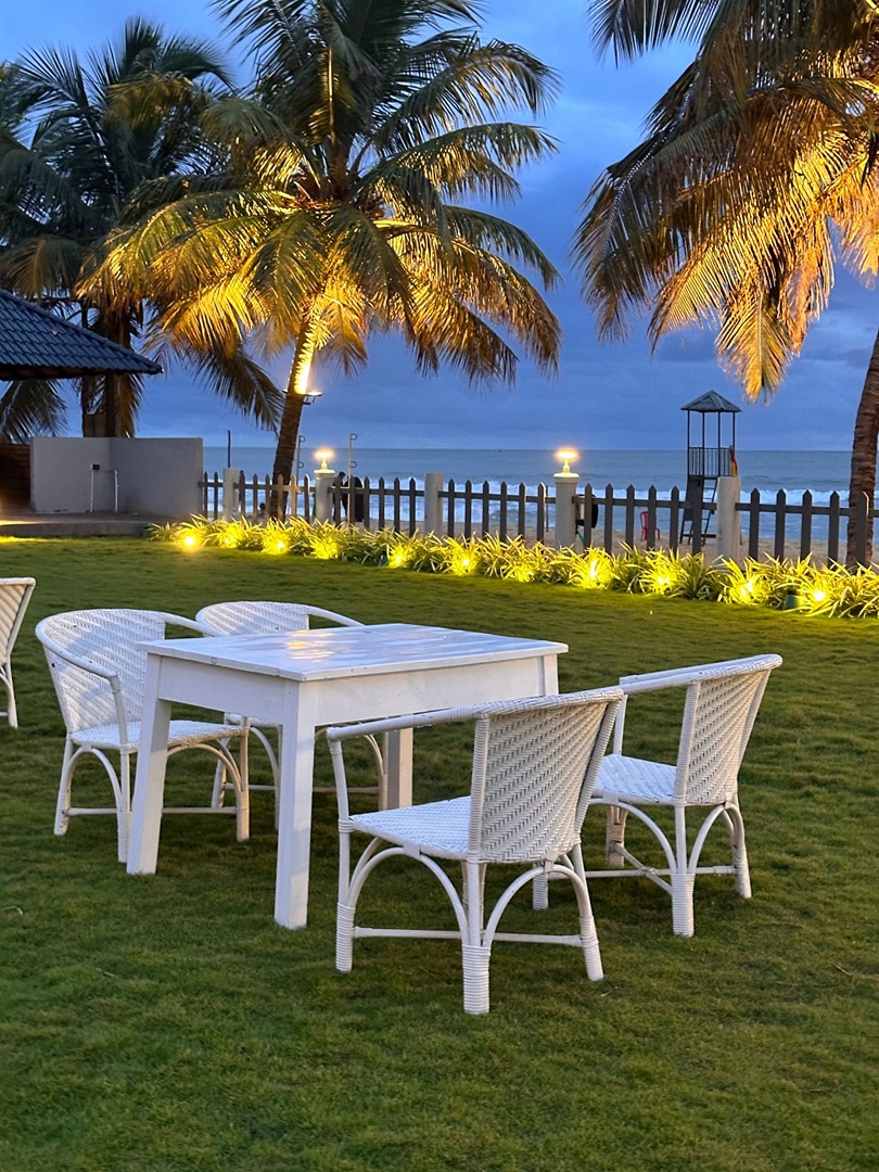 Le Sparrow Beach Resort