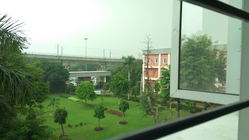 Atma Ram Sanatan Dharma College