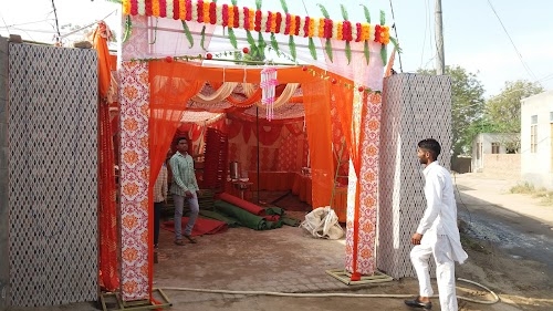 Deep tent house