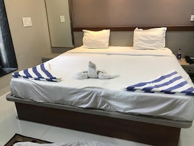 Townhouse OAK Hotel Rajmudra