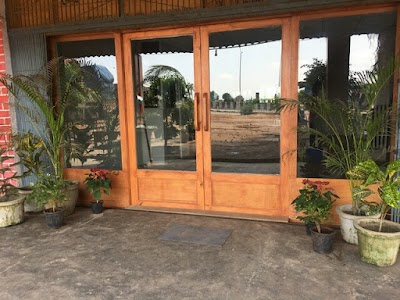 OYO HOME 83298 Master Hotel