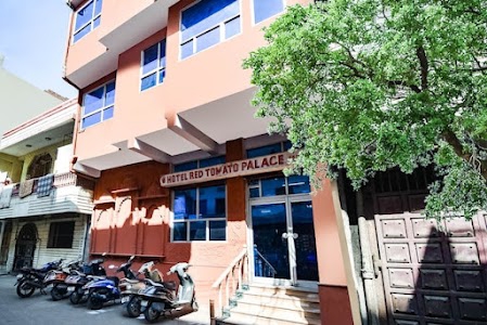 SPOT ON 70821 Hotel Red Tomato
