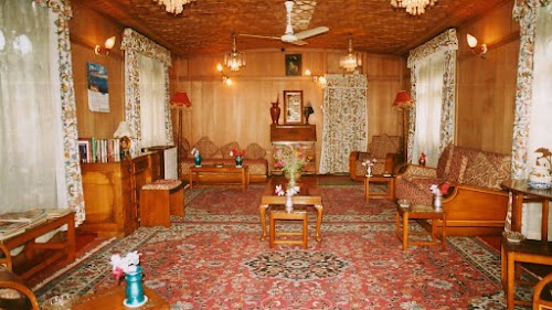 Paradise Dal Lake Houseboat