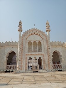 Rashidiya masjid qusmi hotel