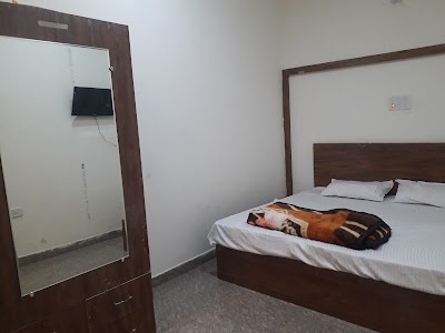 Ashoka Hotel And Guest house
