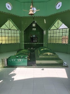 Graves of Layla and Majnun