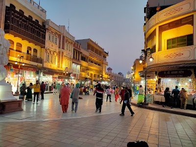 Hall Bazar, Katra Ahluwalia