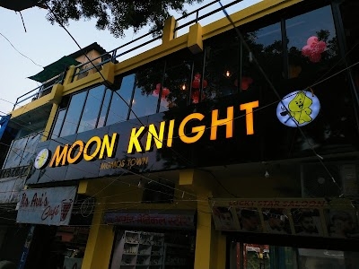 MOON KNIGHT MOMOS TOWN