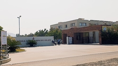 Shri Ratanlal Kanwarlal Patni Girls' College