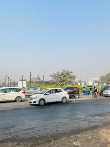 Iteda Gaon , Near EK murti gol chakkar
