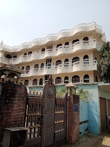 Hotel Madhav Mau