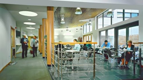 OXFORD EMERGENCY HOSPITAL ऑक्सफोर्ड इमरजेंसी हॉस्पिटल