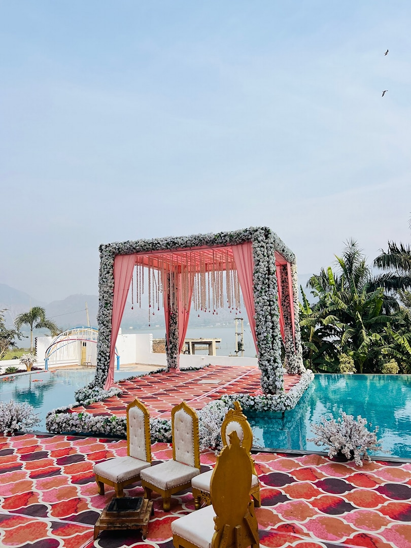 Desi Thath Resort