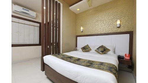 OYO 4324 Hotel Emerald Manor