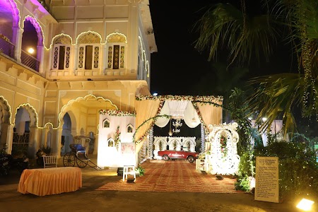 The Carlton Hotel