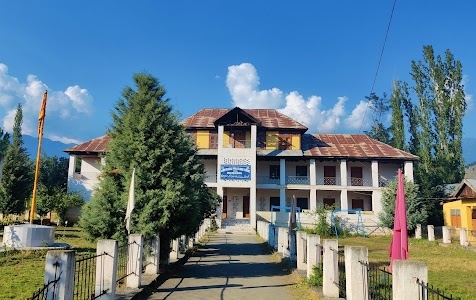 Guru Nanak Public School, Tral