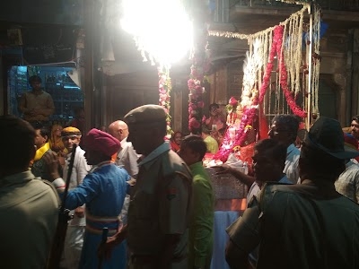 Jalori Bari, Bhistiyon Ka Bas
