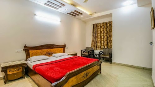 Stay Royal Bed & Breakfast