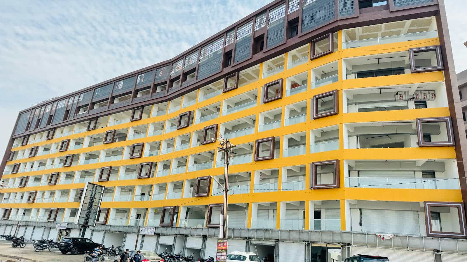SHASHWAT WORLD THE COMMERCIAL SPACE