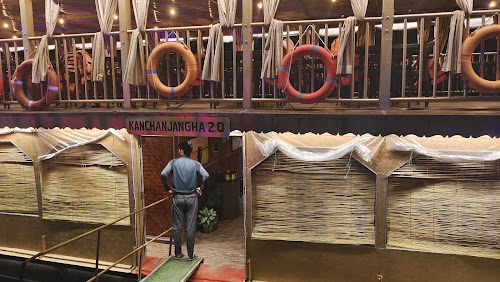 Kanchanjangha Floating Restaurant
