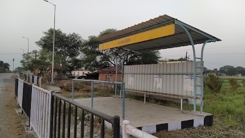 bus stop tikriya