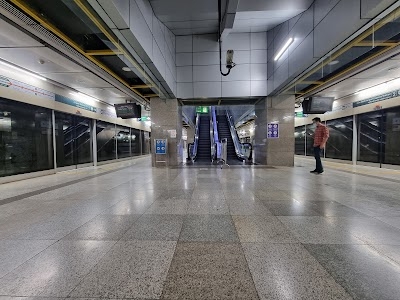 Shivaji Stadium Metro Station