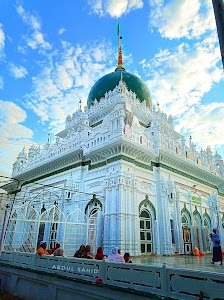 Waris paak Dargah