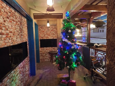 Highlander Bar/Kitchen/Lounge/Dance Club In Hauz Khas Village Delhi